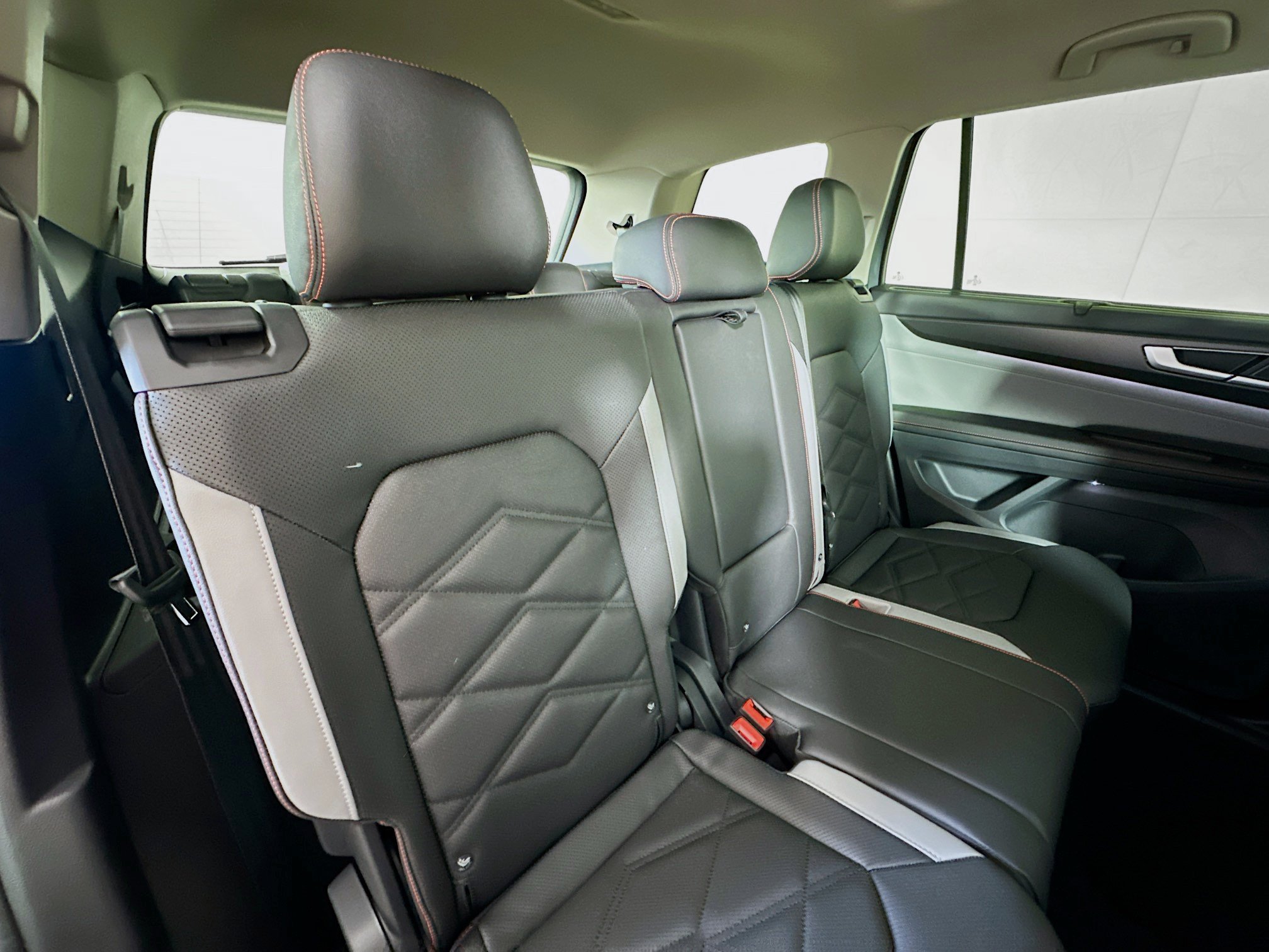 New 2026 Volkswagen Atlas Peak Edition AWD/4WD image 27