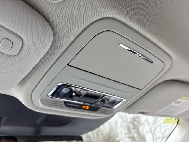 New 2026 Lincoln Aviator AWD w/ Jet Appearance Package image 30