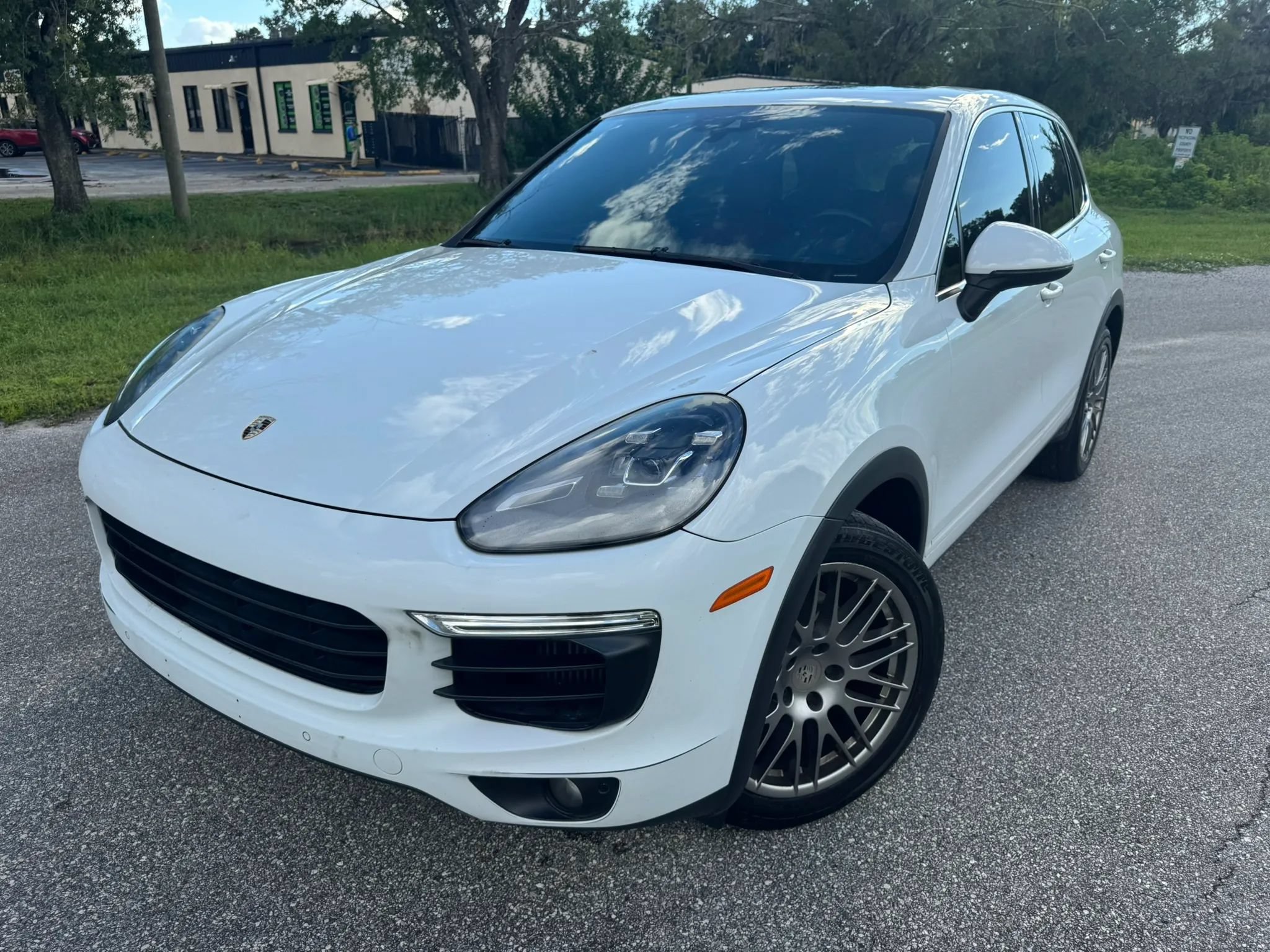 Used 2015 Porsche Cayenne S AWD/4WD image 3
