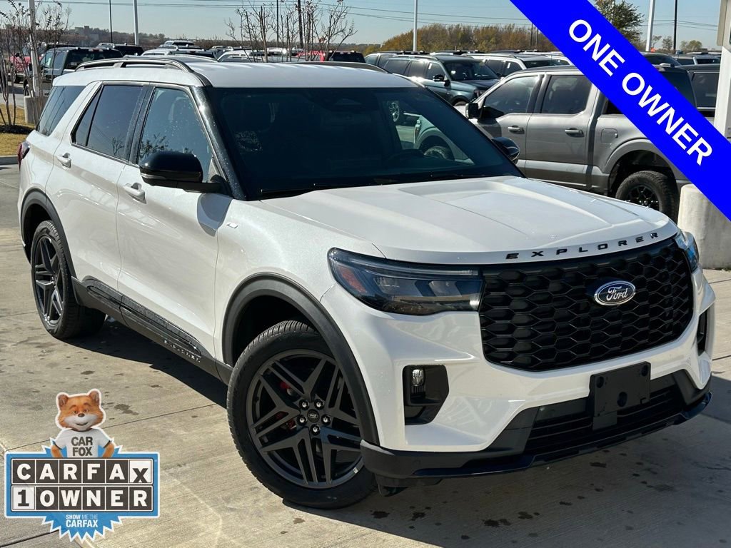 Used 2025 Ford Explorer ST-Line w/ ST-Line Street Pack image 4