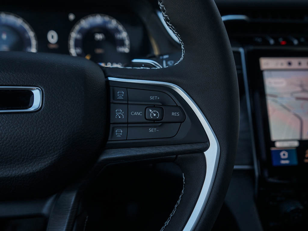 New 2025 Jeep Grand Cherokee Limited w/ Trailer Tow Package AWD/4WD image 22