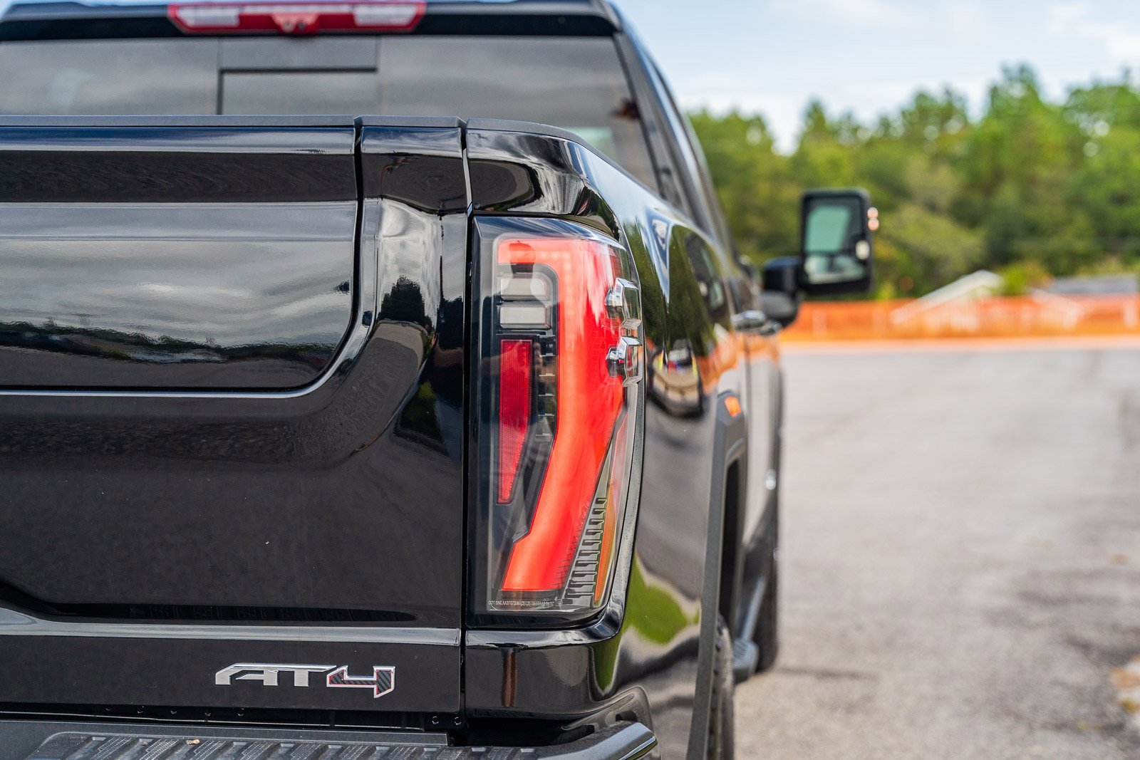 Used 2025 GMC Sierra 2500 AT4 w/ AT4 Premium Plus Package image 17