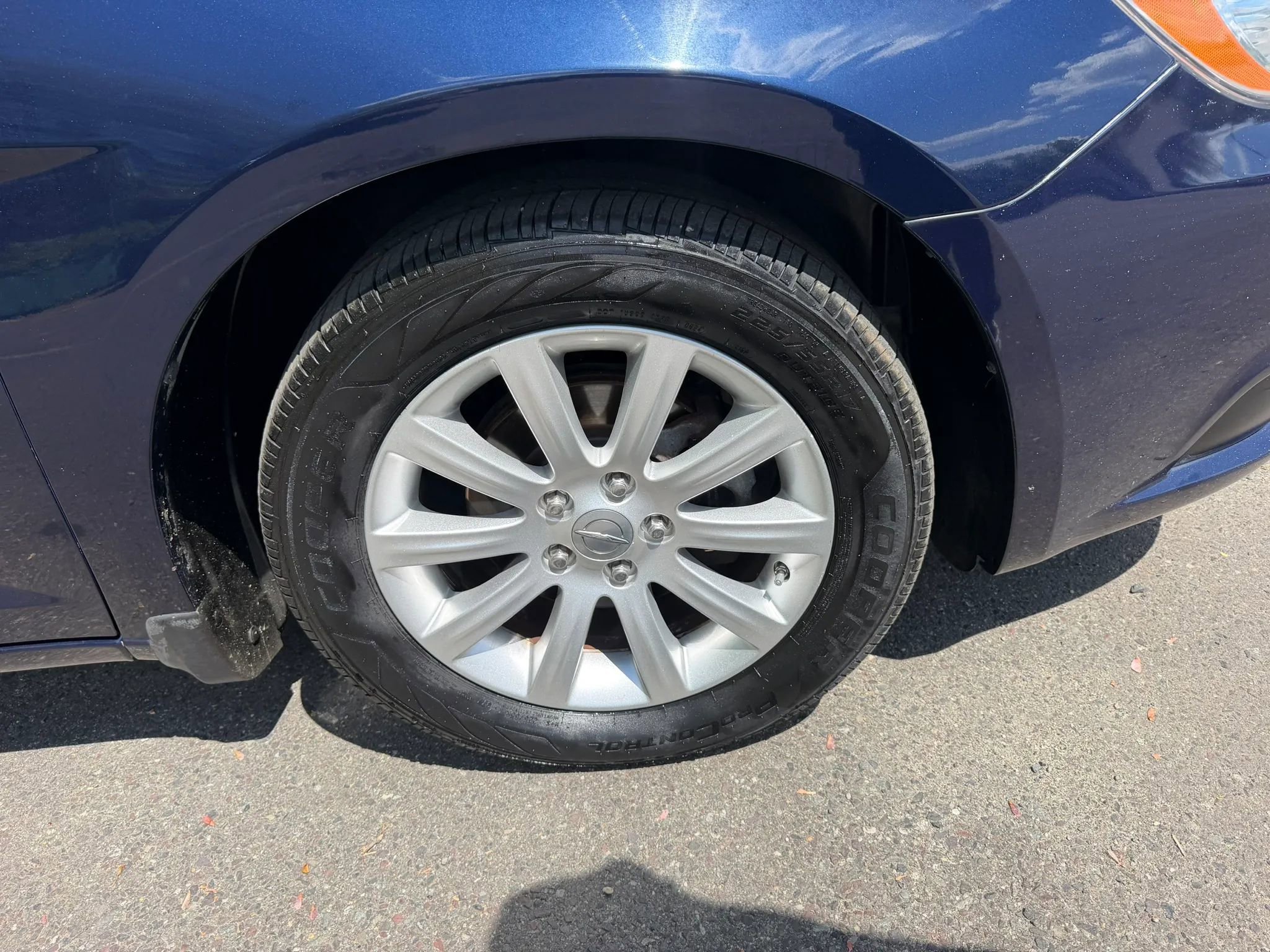 Used 2014 Chrysler 200 Touring FWD image 6