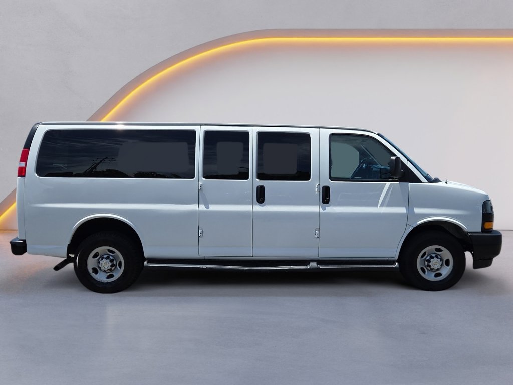 Used 2022 Chevrolet Express 3500 LS image 4