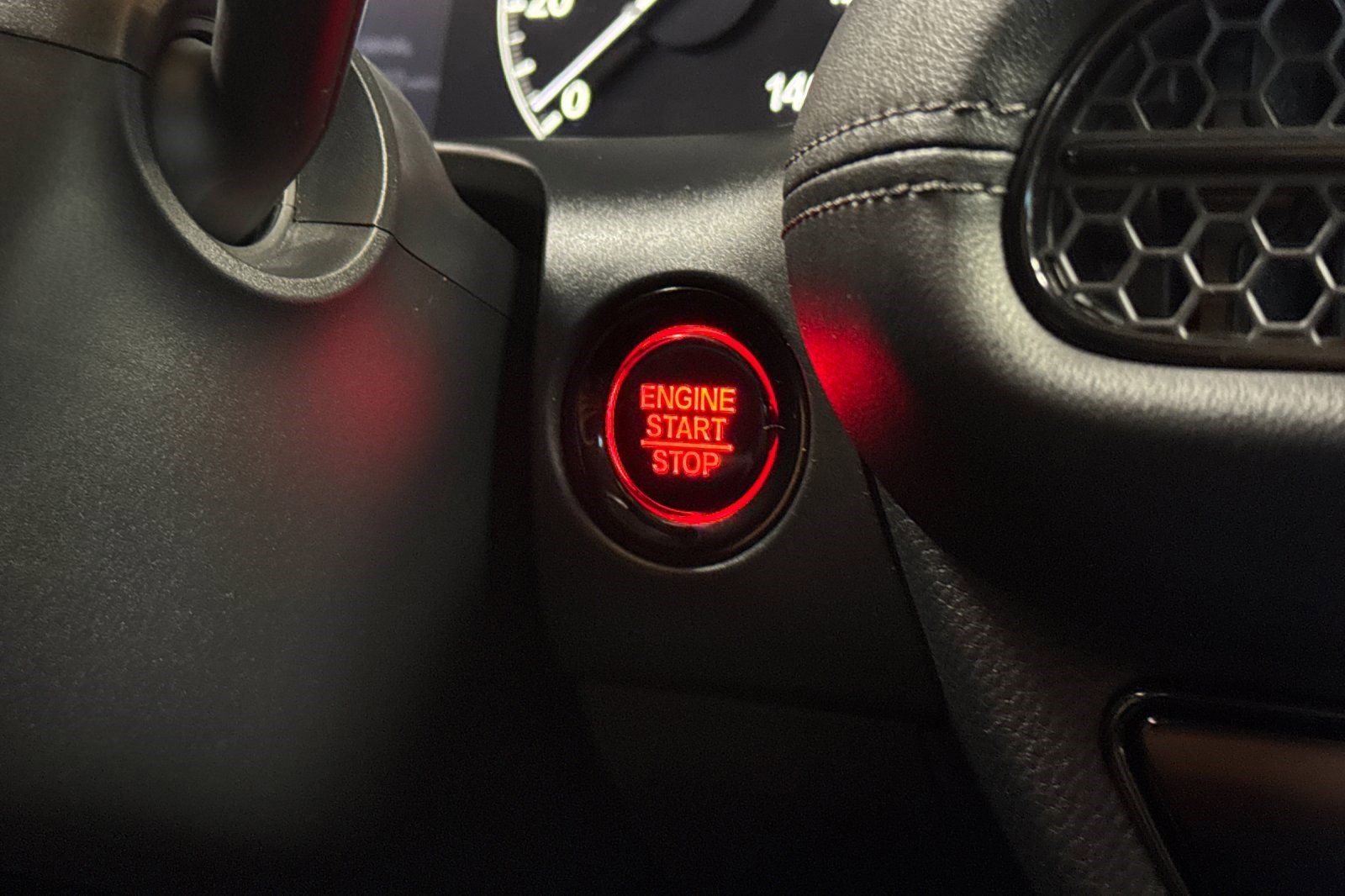 Certified 2023 Honda HR-V LX image 32