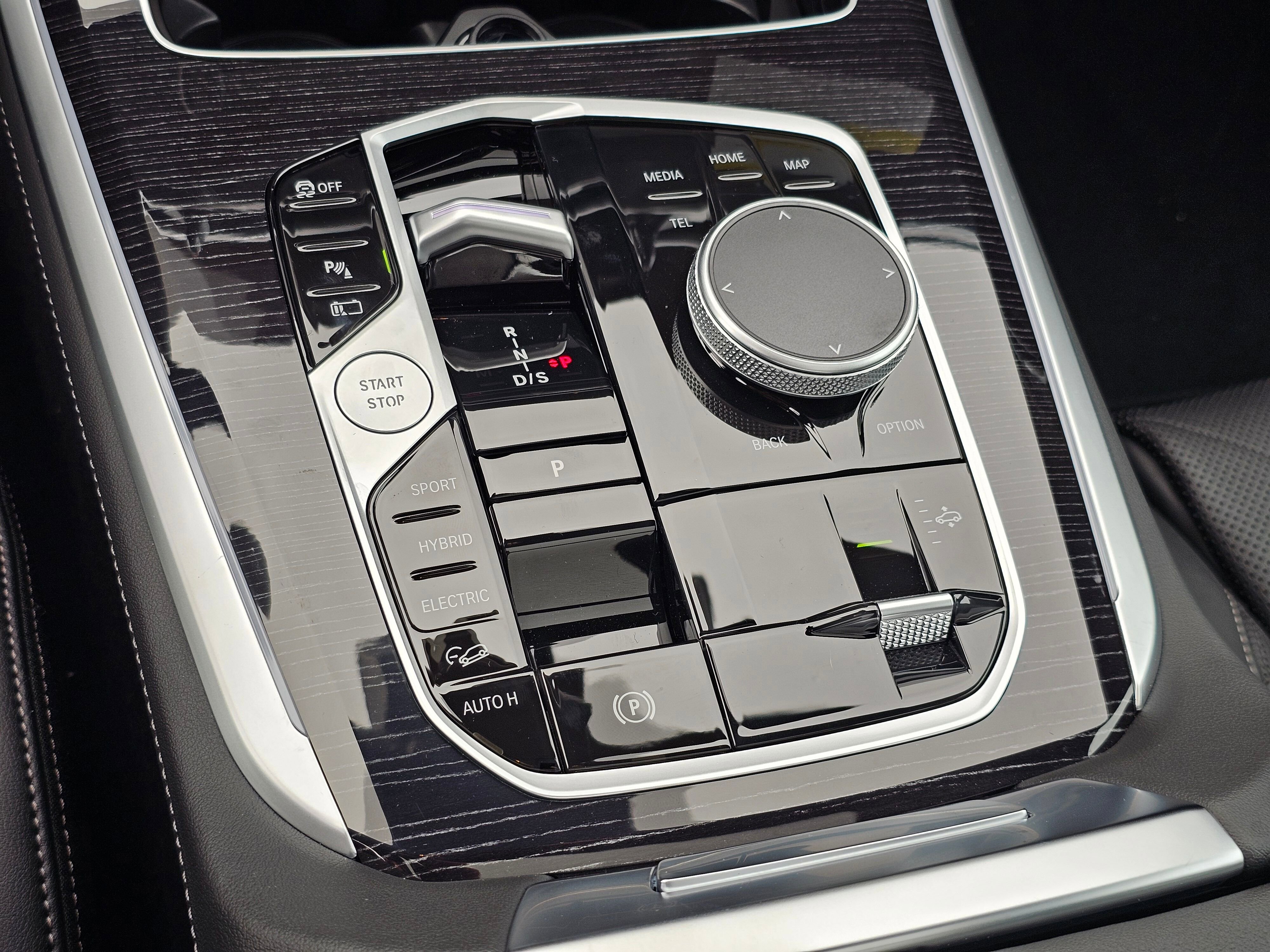 New 2026 BMW X5 xDrive50e w/ M Sport Package image 23