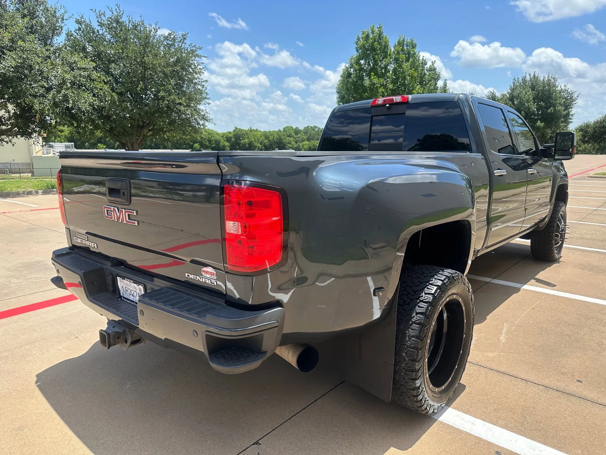 Used 2018 GMC Sierra 3500 Denali w/ Duramax Plus Package image 9