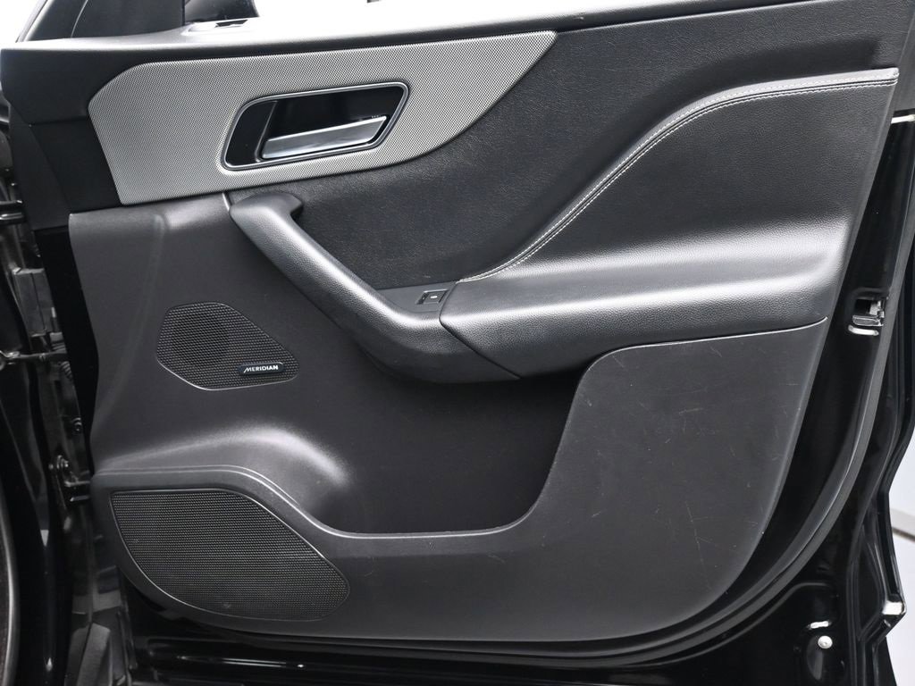 Used 2020 Jaguar F-PACE S image 25