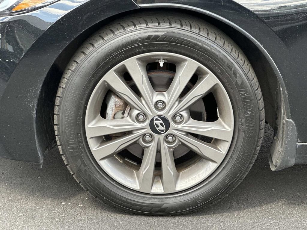 Used 2018 Hyundai Elantra SEL FWD image 9