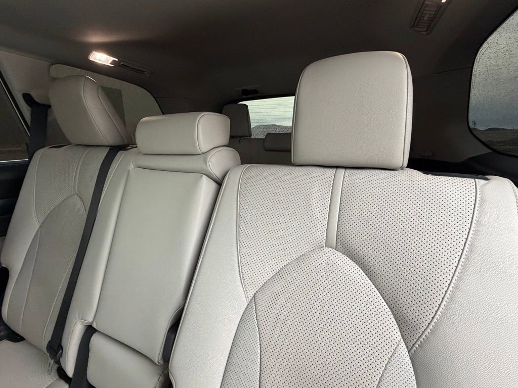 Used 2024 Toyota Grand Highlander Limited image 12