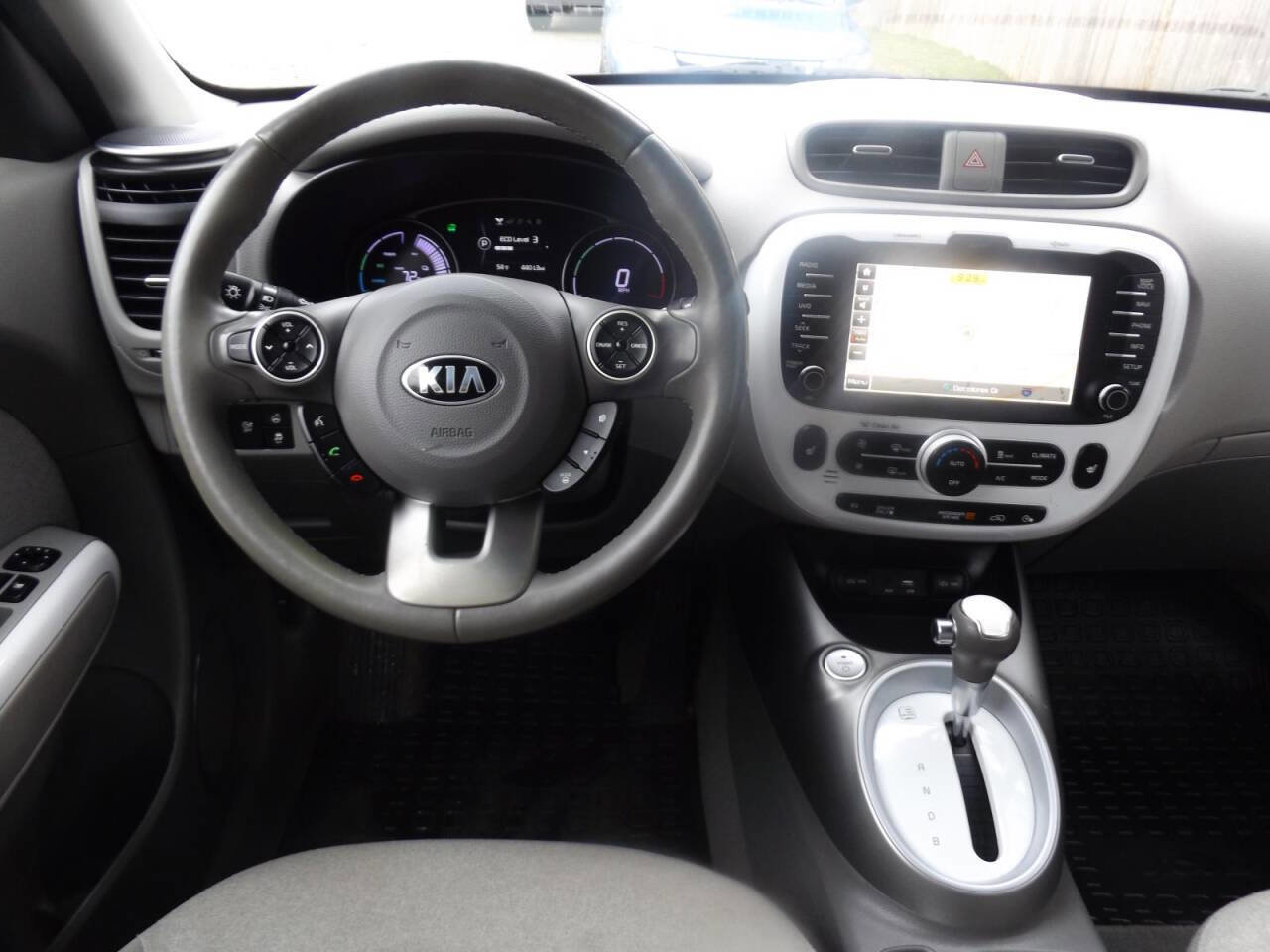 Used 2016 Kia Soul EV FWD image 12