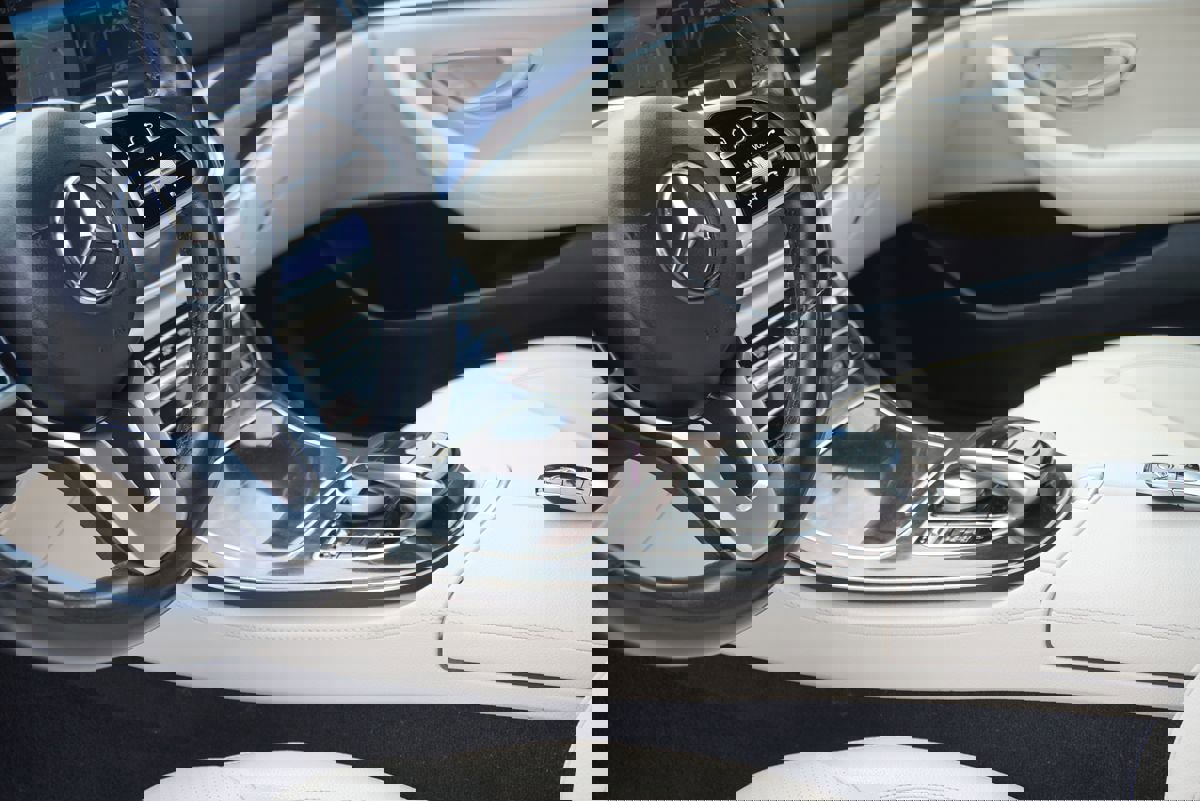 Used 2019 Mercedes-Benz E 300 image 27