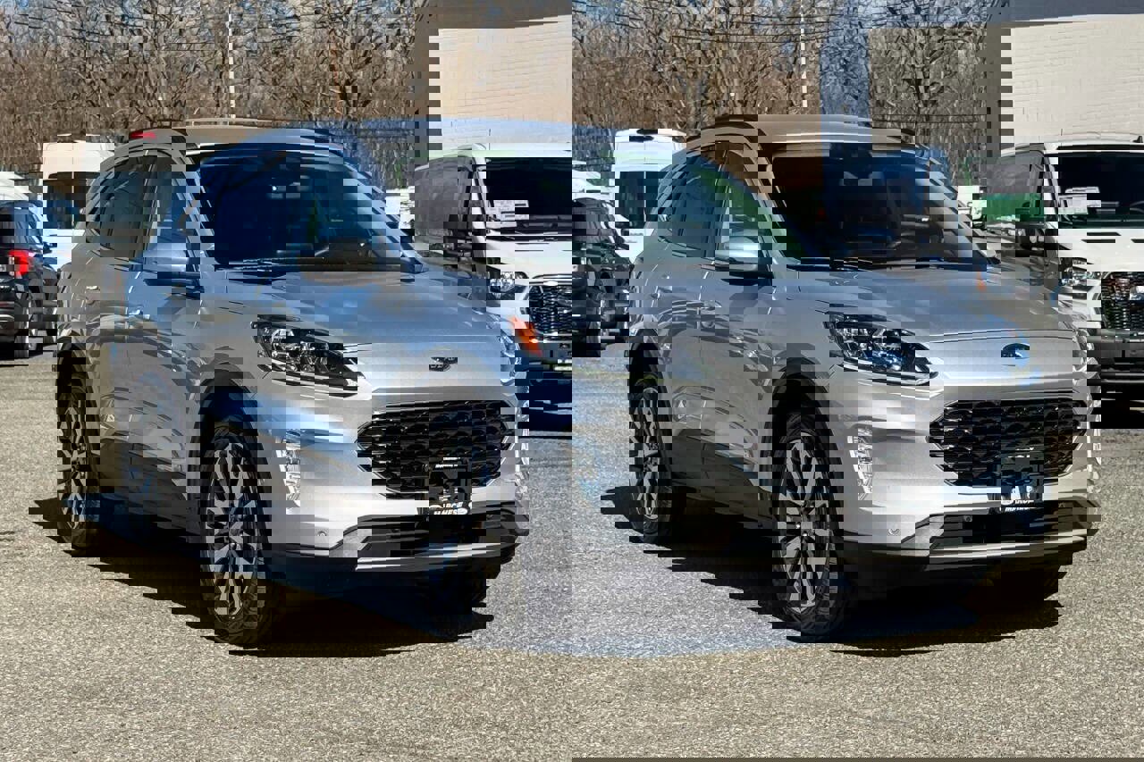 Used 2020 Ford Escape Titanium image 1