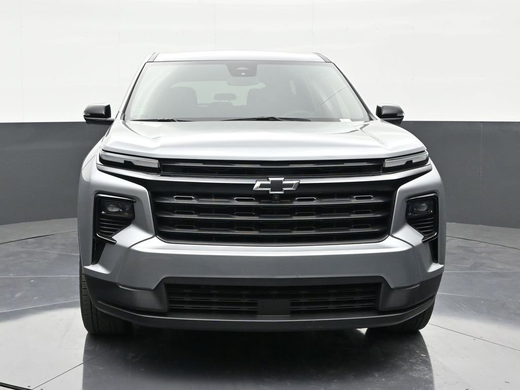 Used 2024 Chevrolet Traverse LS w/ Midnight/Sport Edition image 8