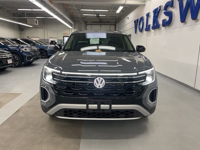 New 2026 Volkswagen Atlas Peak Edition image 6