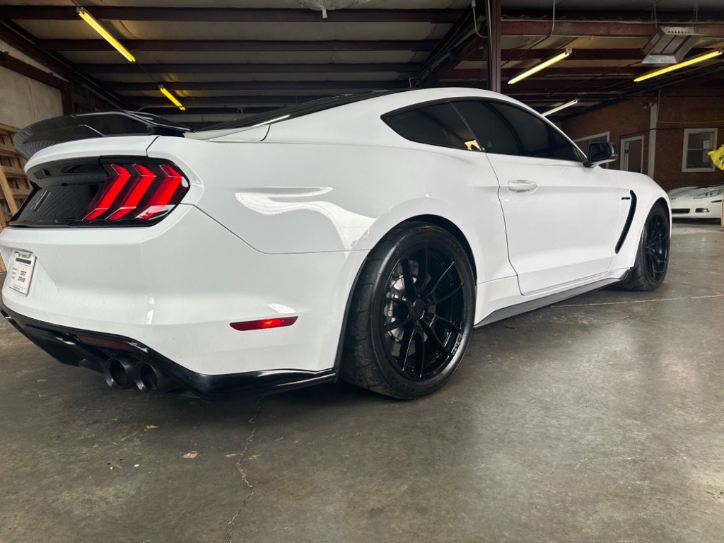 Used 2017 Ford Mustang Shelby GT350 w/ Electronics Package RWD image 4