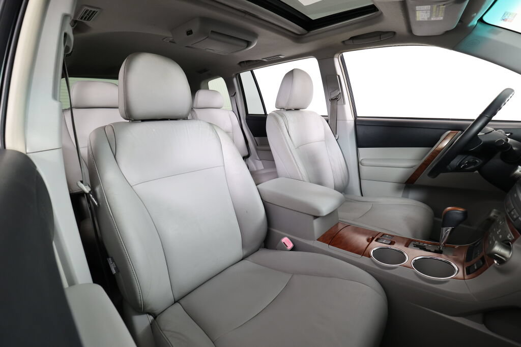 Used 2009 Toyota Highlander Limited AWD/4WD image 26