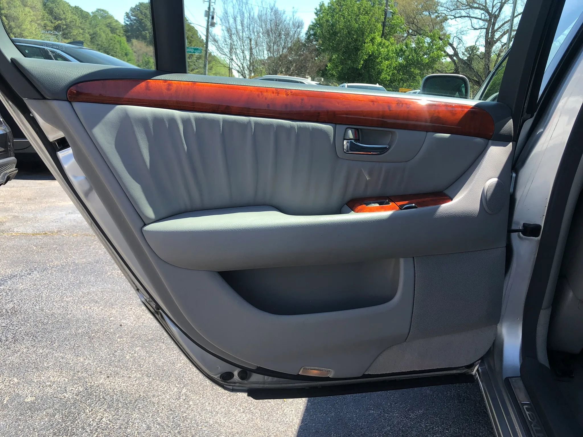 Used 2004 Lexus LS 430 image 16