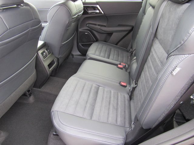 New 2026 Mitsubishi Outlander SE FWD image 8