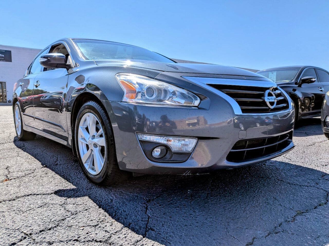 Used 2013 Nissan Altima 2.5 SL w/ Technology Pkg FWD image 11