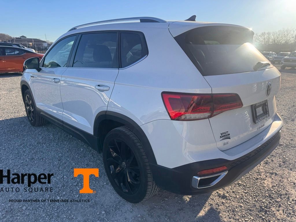 Used 2024 Volkswagen Taos SE image 3