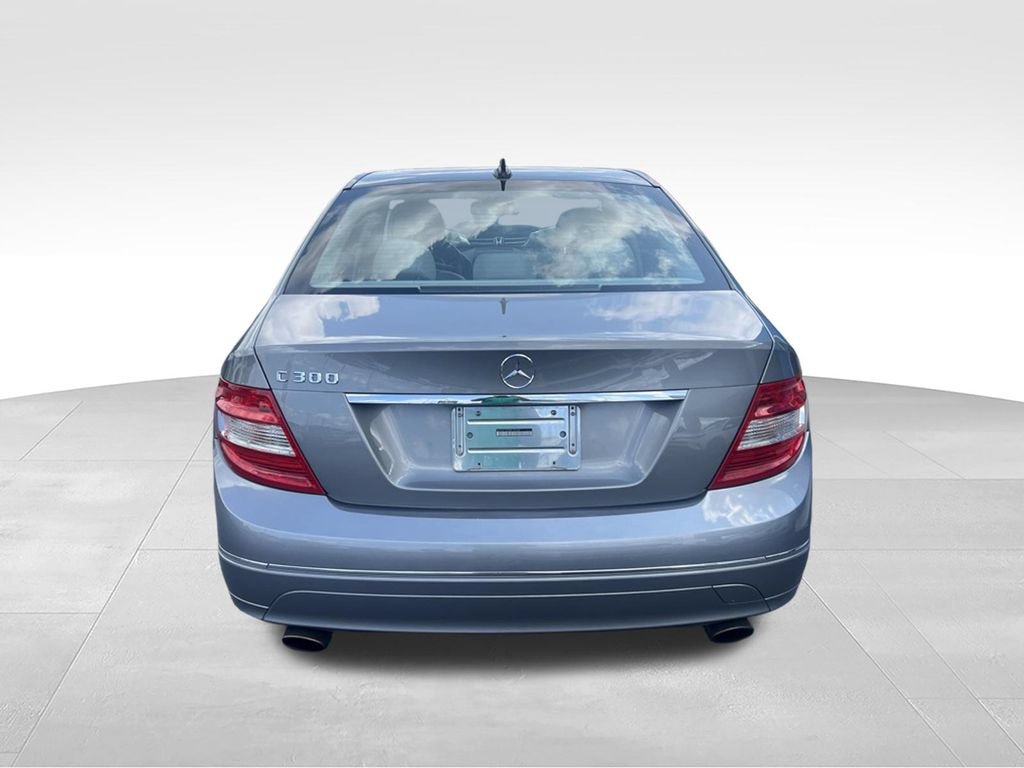 Used 2011 Mercedes-Benz C 300 Sedan image 9