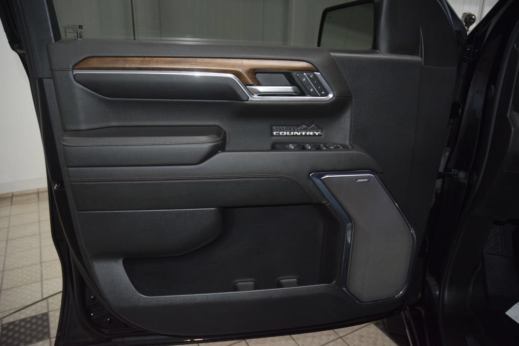 Used 2024 Chevrolet Silverado 1500 High Country w/ Technology Package AWD/4WD image 50