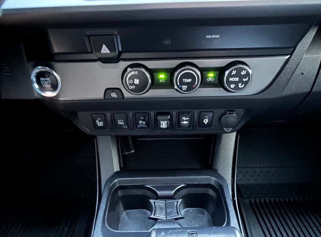 Used 2019 Toyota Tacoma TRD Sport w/ Technology Package RWD image 18