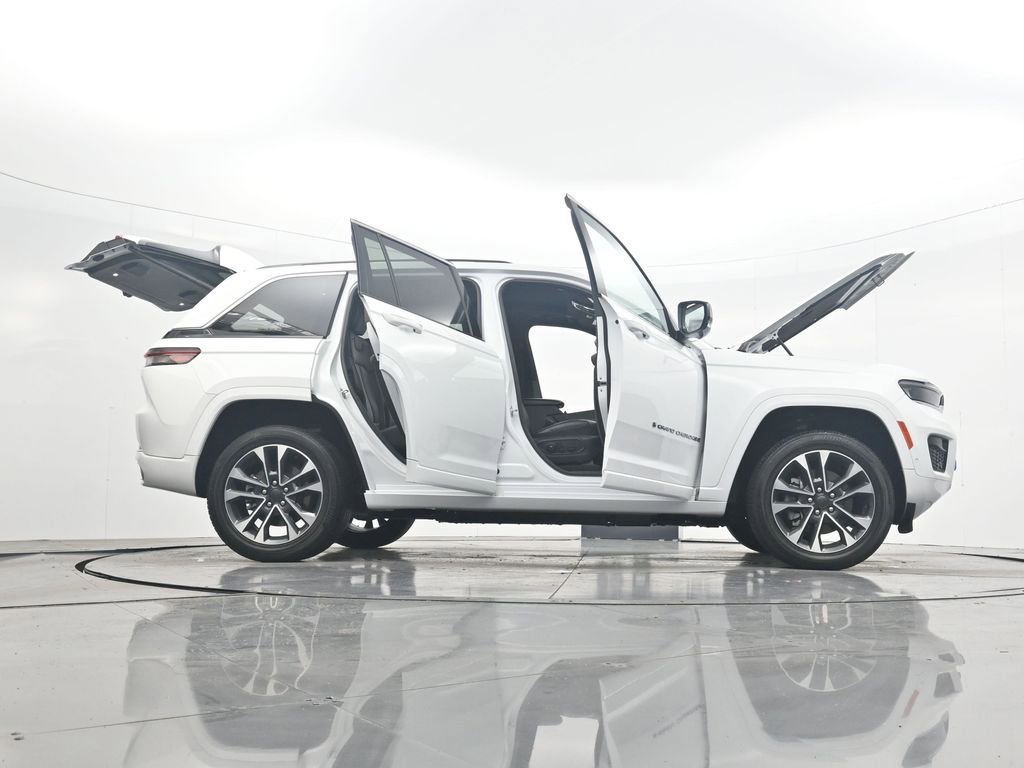 Used 2023 Jeep Grand Cherokee Overland image 45