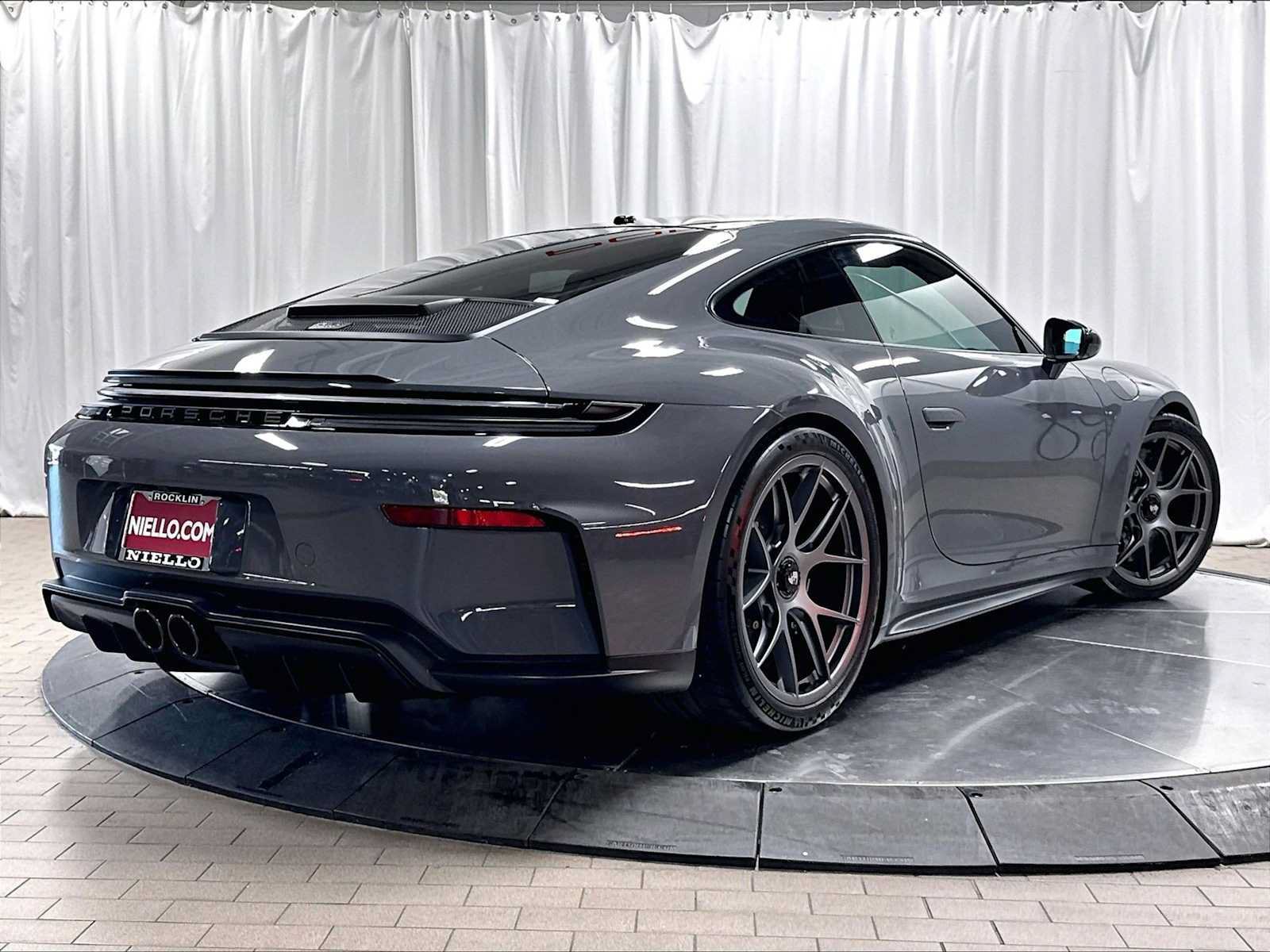 Used 2026 Porsche 911 GT3 RWD image 10