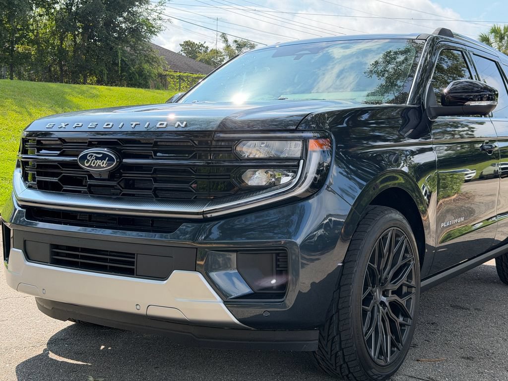 New 2026 Ford Expedition Platinum w/ Driver's Package AWD/4WD image 12