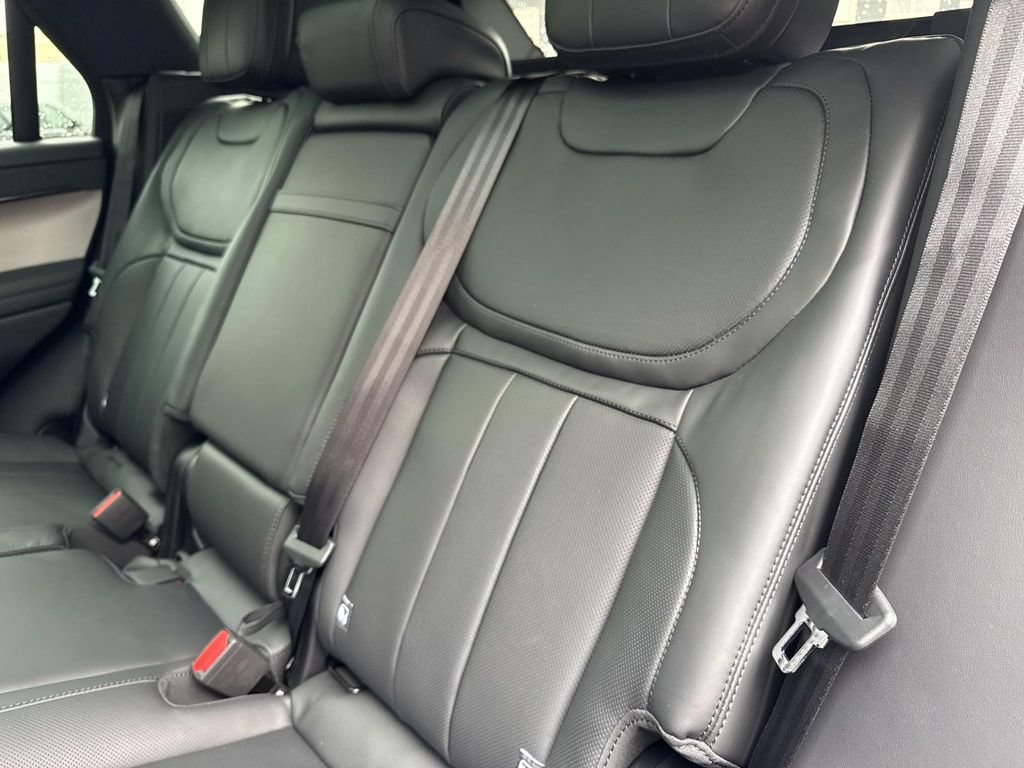 New 2026 Land Rover Range Rover Sport Dynamic SE AWD/4WD image 14