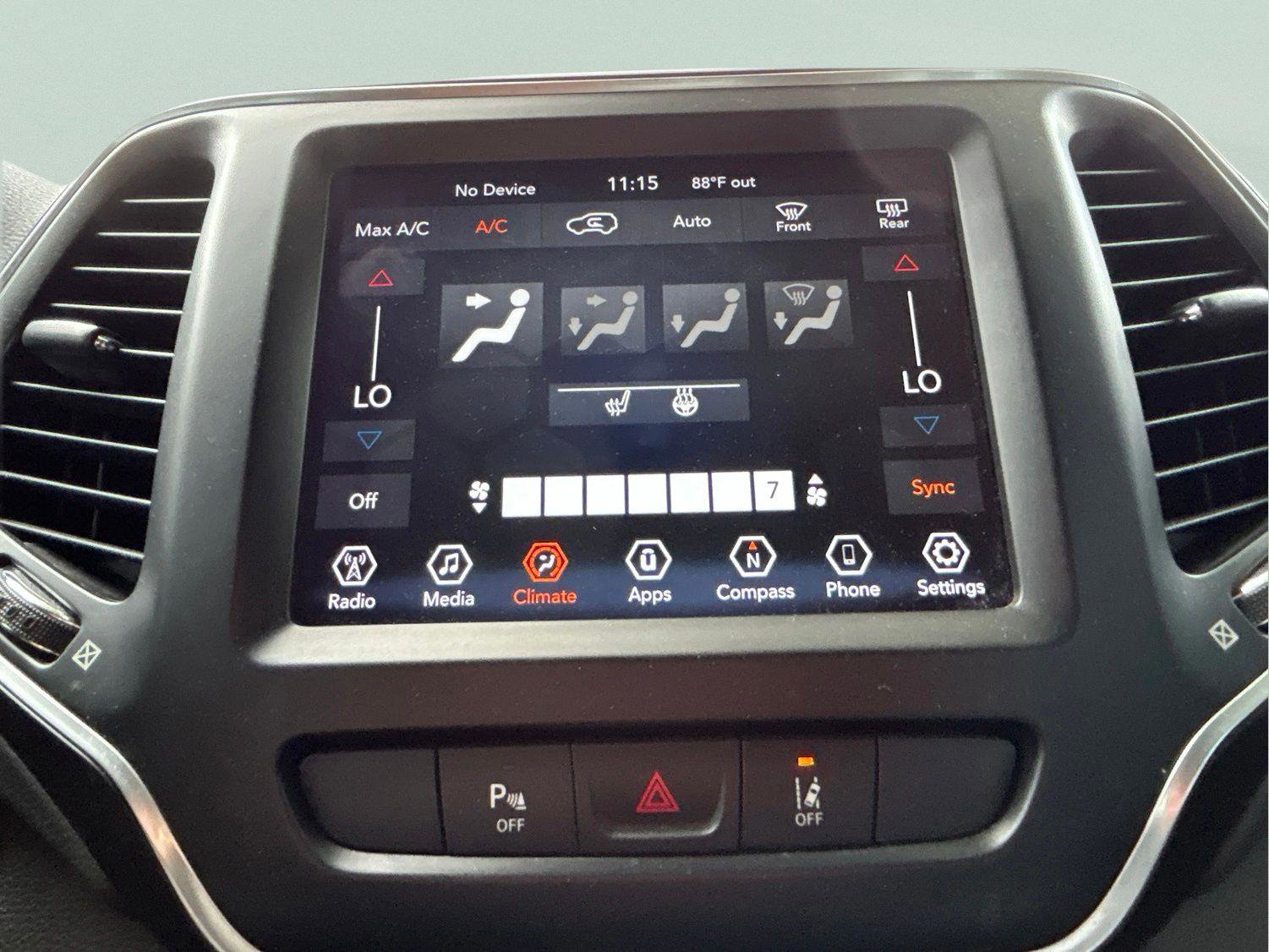 Certified 2021 Jeep Cherokee Latitude Lux w/ Comfort/Convenience Group FWD image 27