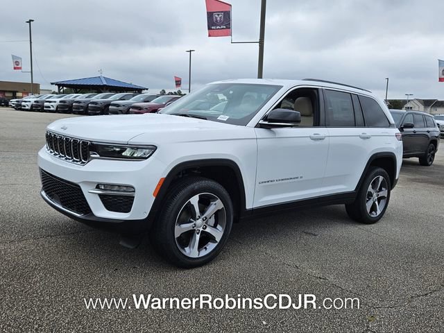 New 2025 Jeep Grand Cherokee Limited w/ Luxury Tech Group II image 3