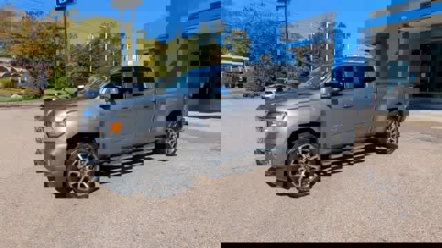 Certified 2022 GMC Canyon Denali image 4