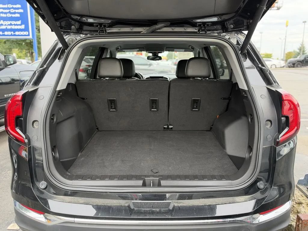 Used 2023 GMC Terrain SLT AWD/4WD image 20