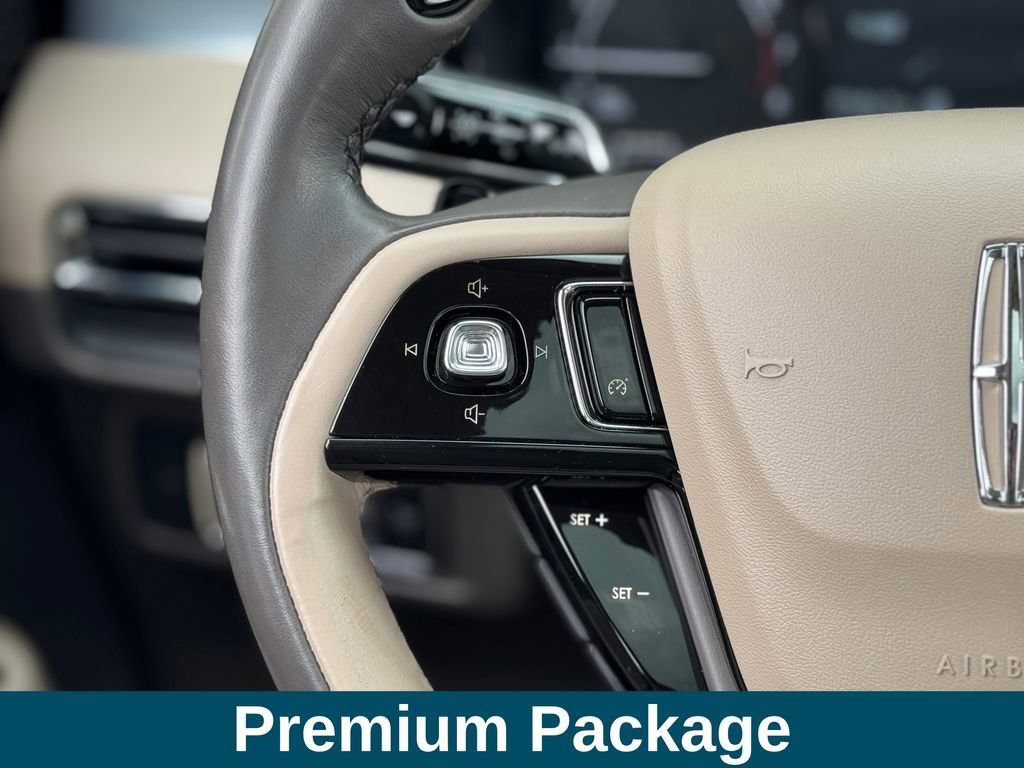 Used 2022 Lincoln Corsair AWD w/ Premium Package image 11