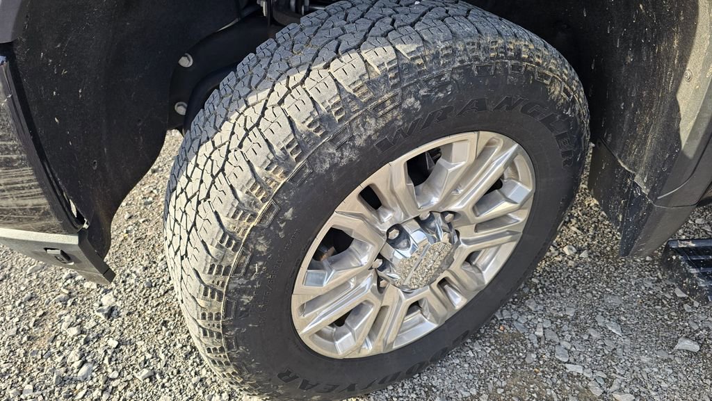 Used 2023 GMC Sierra 2500 Denali w/ Denali Ultimate Package image 16