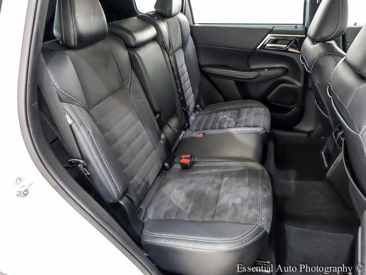 Used 2023 Mitsubishi Outlander SE FWD image 33