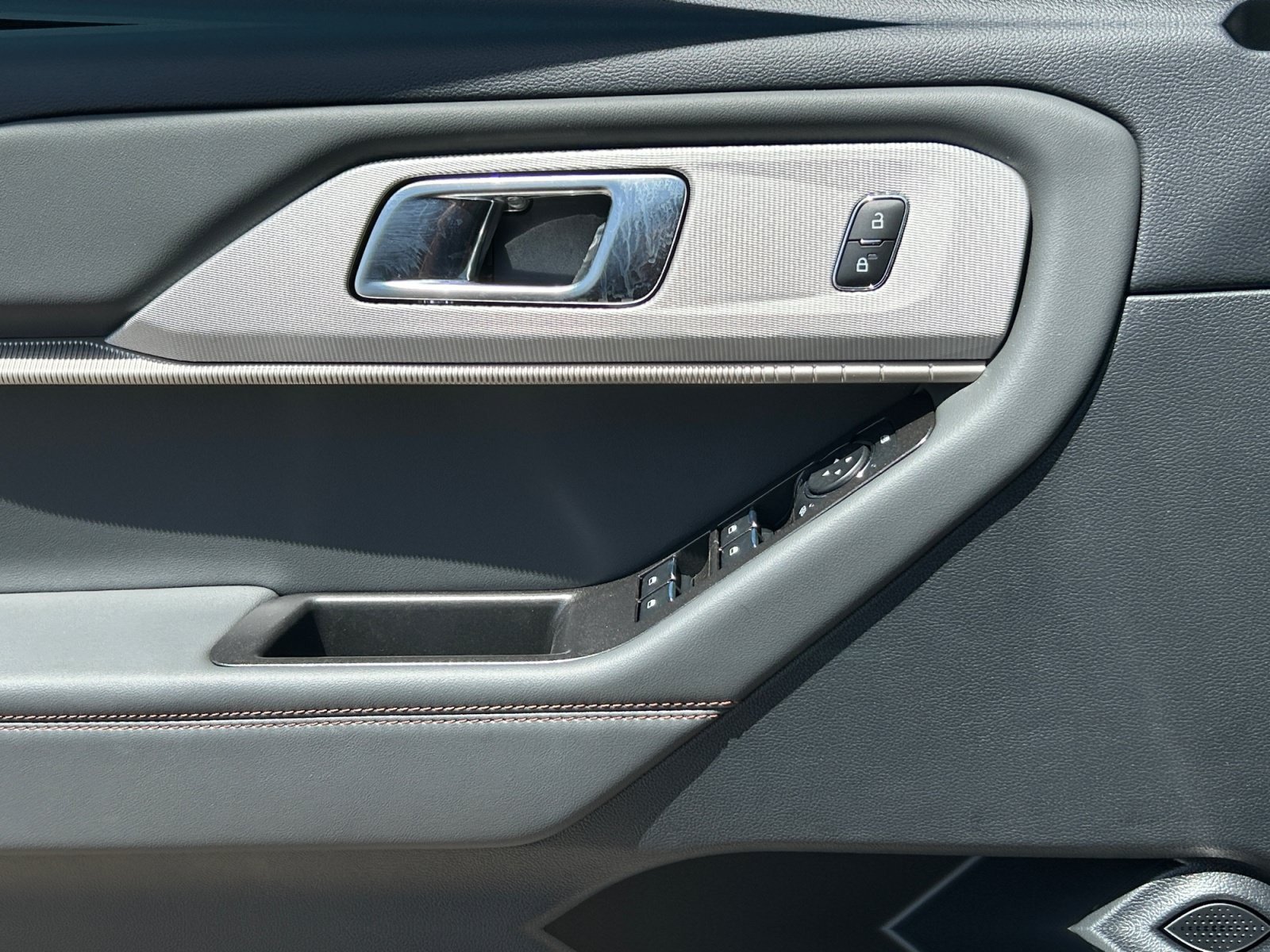 New 2026 Ford Explorer Active w/ Active Comfort Package RWD image 16
