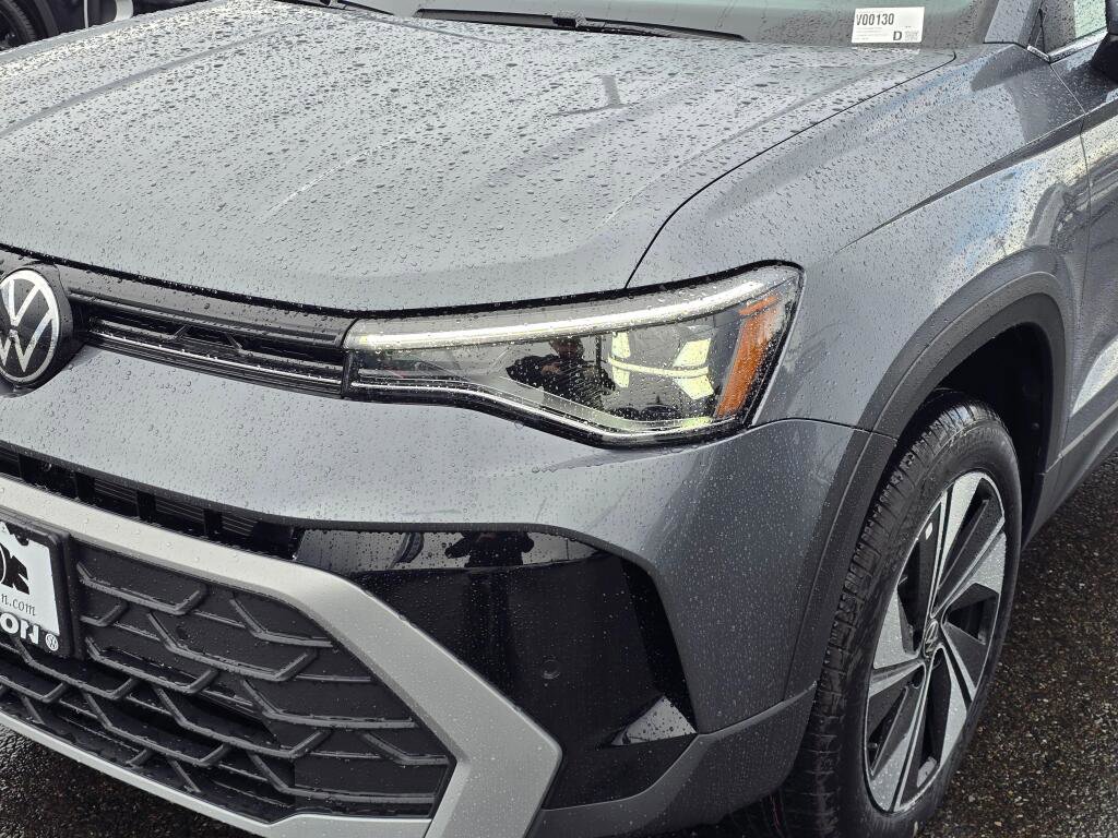 New 2026 Volkswagen Taos SE image 10