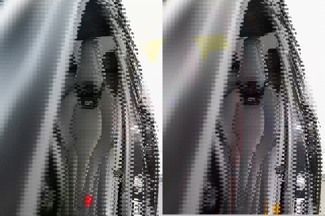 Used 2025 BMW M5 w/ Carbon Package image 28