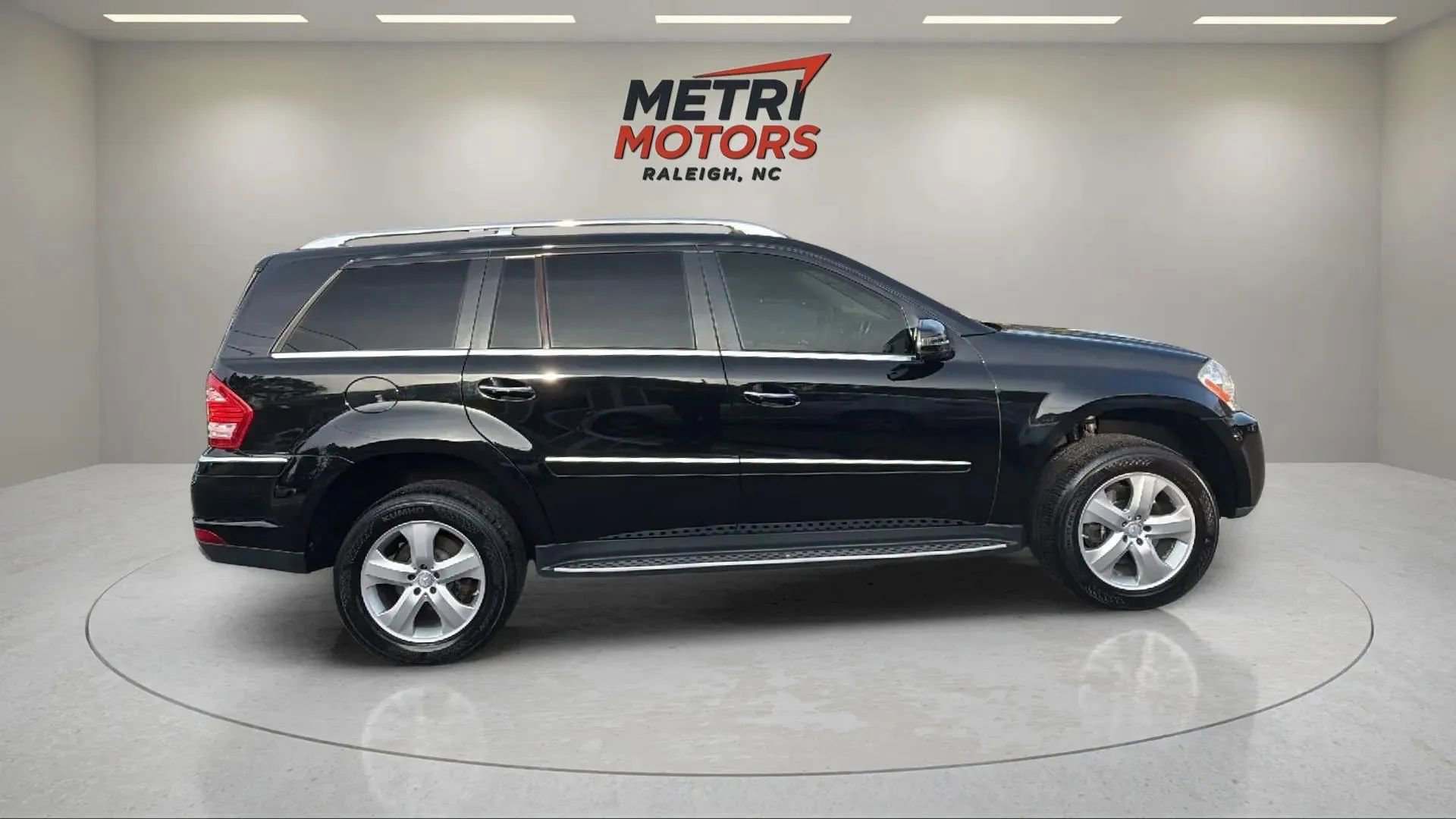 Used 2012 Mercedes-Benz GL 450 GL 450 4MATIC Sport Utility 4D image 4