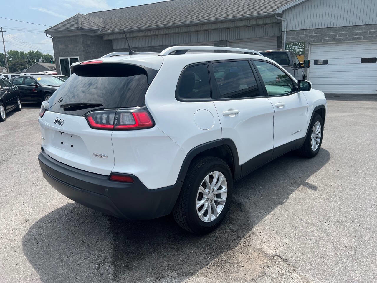 Used 2020 Jeep Cherokee Latitude image 5