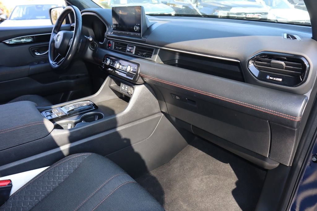 Used 2023 Honda Pilot Sport image 29
