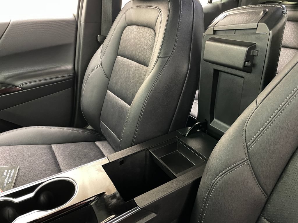 Used 2025 Chevrolet Equinox LT w/ Convenience Package II FWD image 30