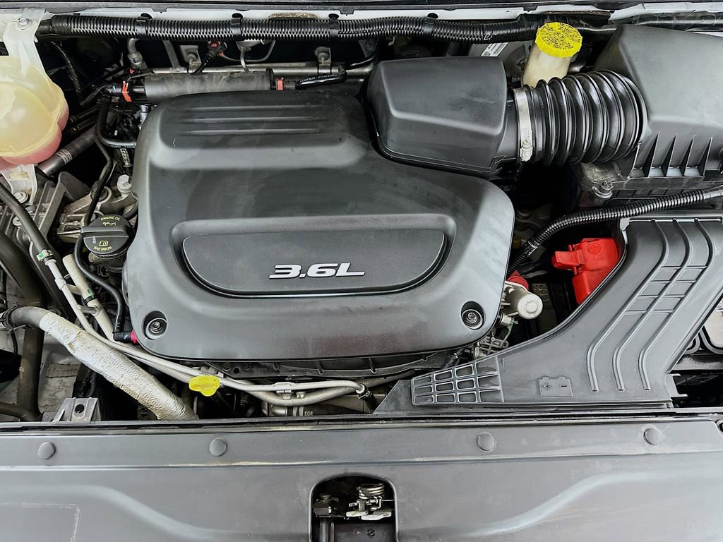 Used 2019 Chrysler Pacifica Touring-L image 31