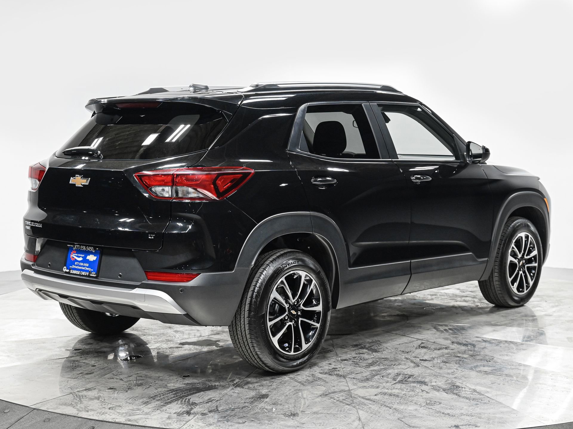 Used 2025 Chevrolet TrailBlazer LT w/ Convenience Package AWD/4WD image 7