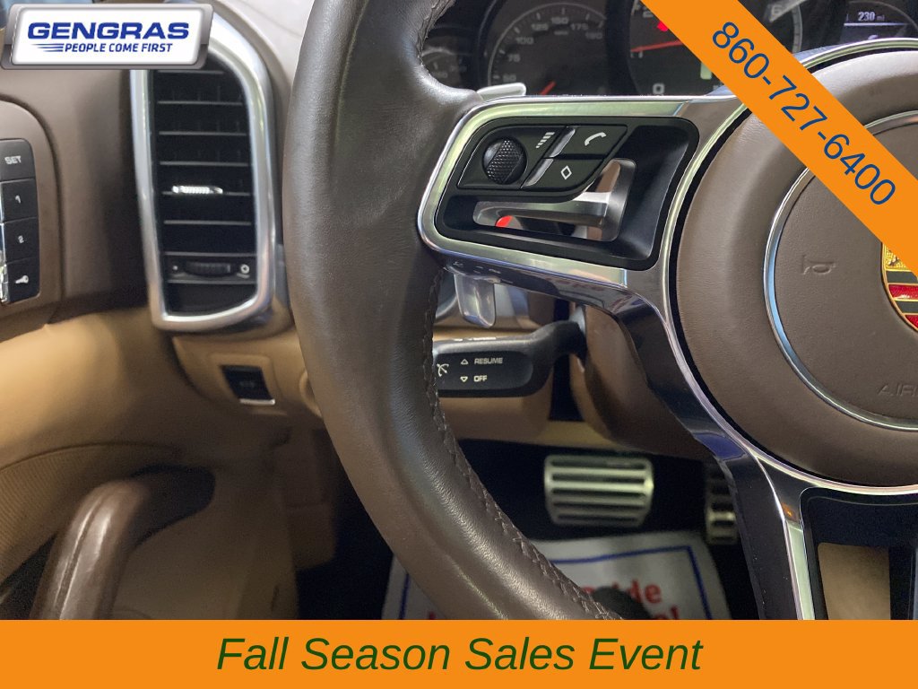 Used 2015 Porsche Cayenne Turbo AWD/4WD image 19
