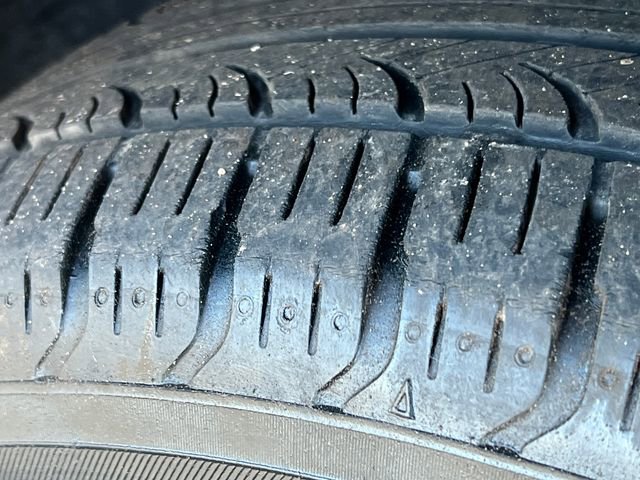 Used 2019 Jeep Cherokee Latitude Plus FWD image 7